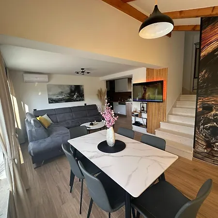 Kuca Za Odmor Barbaric *